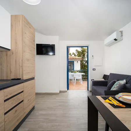 Acquamarina, Sul Mare Con Piscina Apartment *